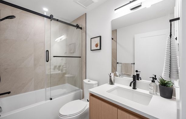 1008 W 52nd Avenue South Granville
