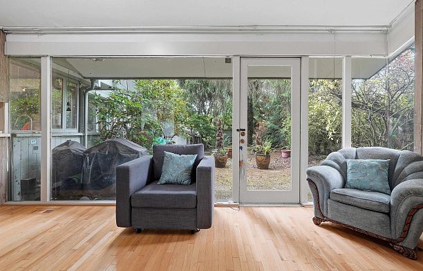 792 W 54th Avenue South Cambie