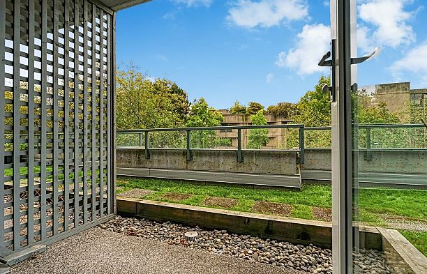 7 1355 W 4th Avenue False Creek
