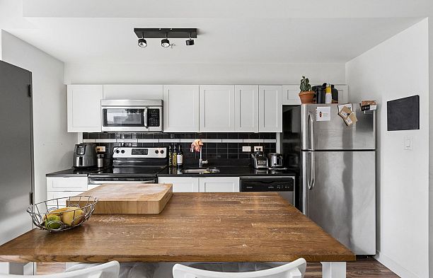 406 2511 Quebec Street Mount Pleasant VE