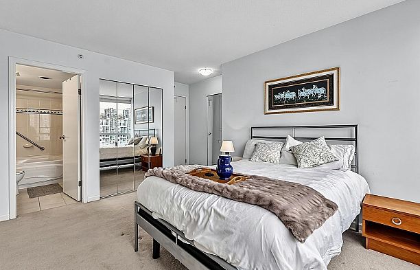 16D 139 Drake Street Yaletown
