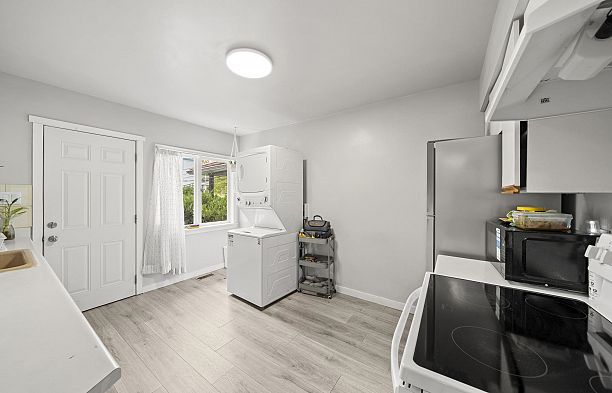 1534 W 71st Avenue Marpole