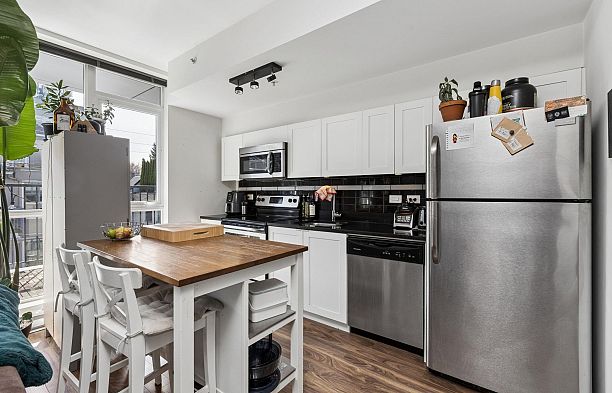 406 2511 Quebec Street Mount Pleasant VE