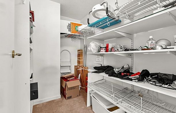 16D 139 Drake Street Yaletown