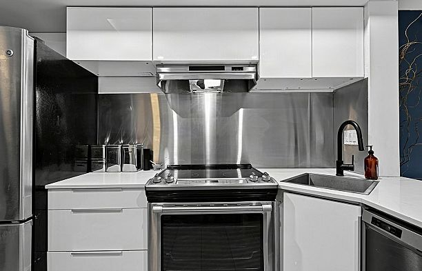 7 1355 W 4th Avenue False Creek