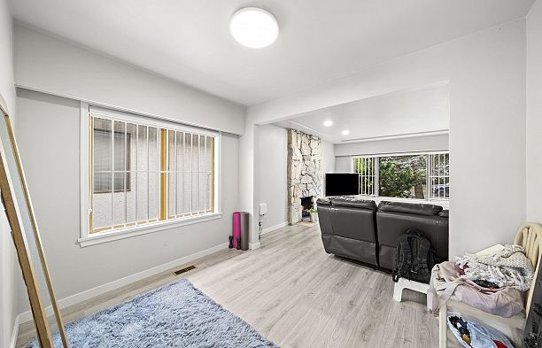 1534 W 71st Avenue Marpole