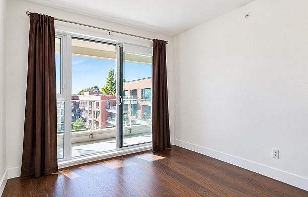 702 7128 Adera Street South Granville