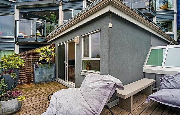 7 1355 W 4th Avenue False Creek