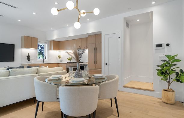 1008 W 52nd Avenue South Granville