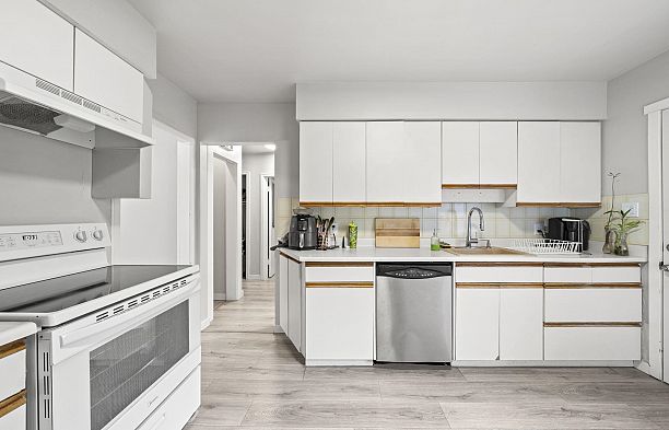 1534 W 71st Avenue Marpole