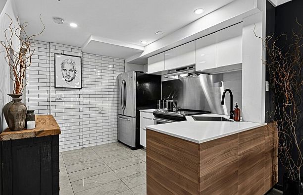 7 1355 W 4th Avenue False Creek