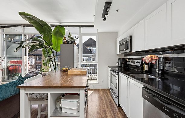 406 2511 Quebec Street Mount Pleasant VE