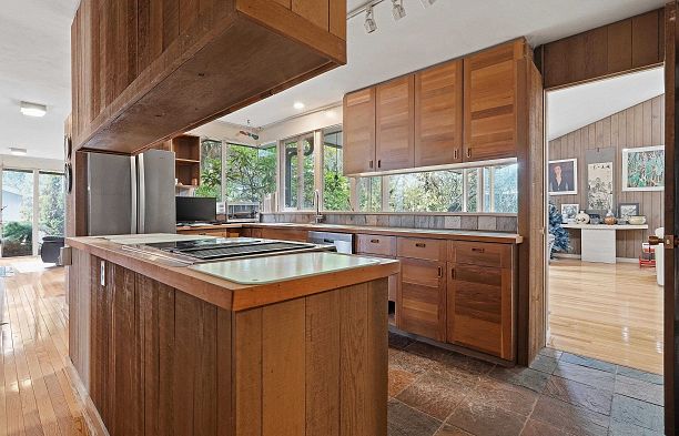 792 W 54th Avenue South Cambie