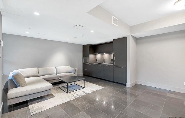 702 7128 Adera Street South Granville