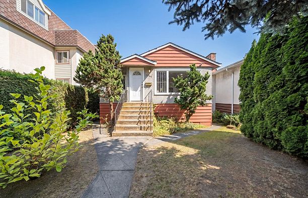 1534 W 71st Avenue Marpole