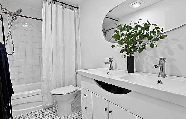 7 1355 W 4th Avenue False Creek