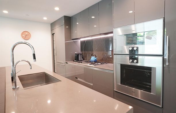 102 375 W 59th Avenue South Cambie