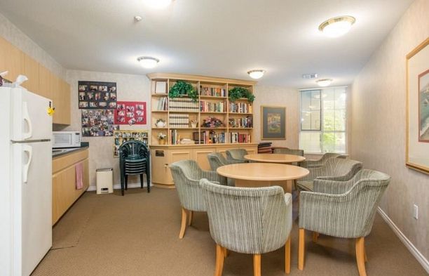 214 2105 W 42nd Avenue Kerrisdale