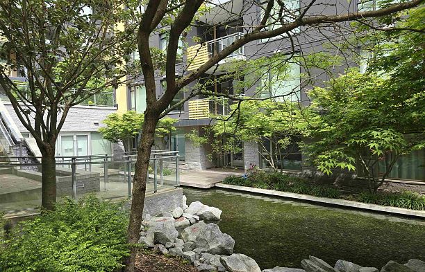 102 375 W 59th Avenue South Cambie