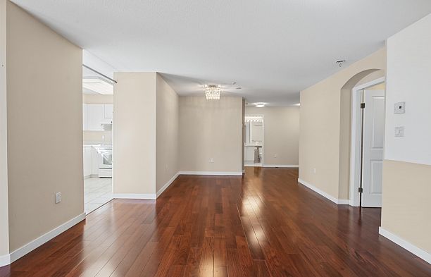 214 2105 W 42nd Avenue Kerrisdale