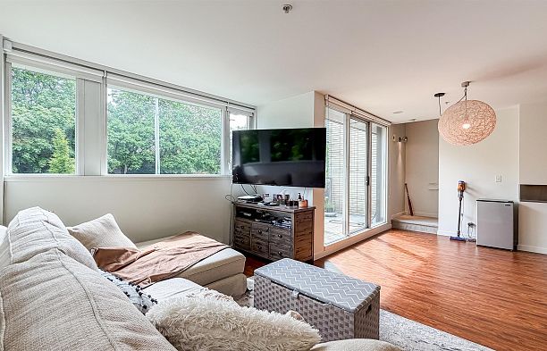 390 E 11th Avenue Mount Pleasant VE