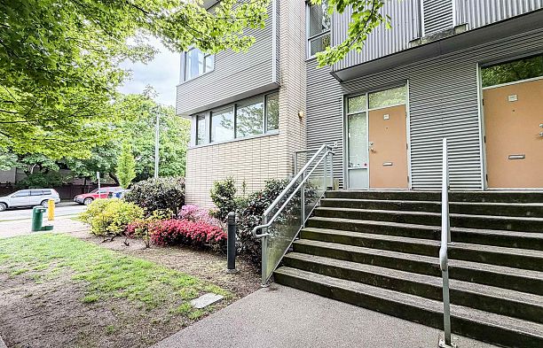 390 E 11th Avenue Mount Pleasant VE