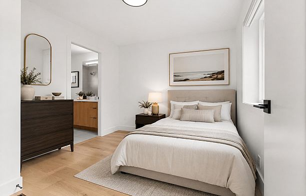1 1368 Park Drive Marpole