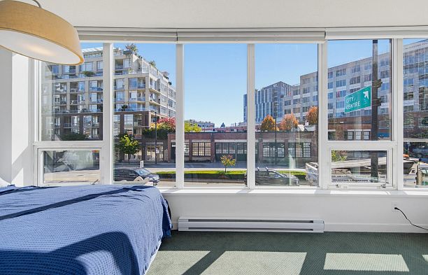 211 445 W 2nd Avenue False Creek