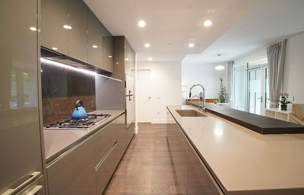 102 375 W 59th Avenue South Cambie