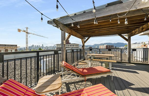 212 205 E 10th Avenue Mount Pleasant VE