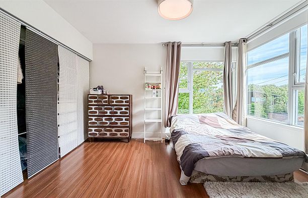 390 E 11th Avenue Mount Pleasant VE