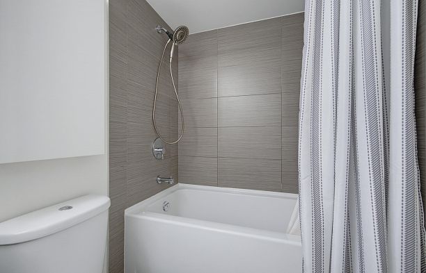 211 445 W 2nd Avenue False Creek