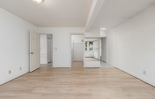 7289 Marguerite Street South Granville