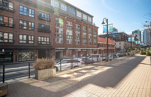 401 1072 Hamilton Street Yaletown