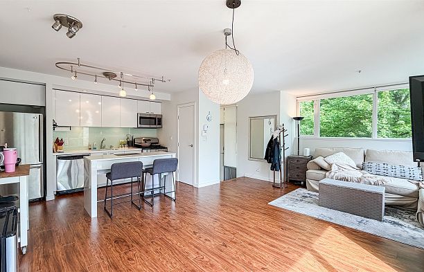 390 E 11th Avenue Mount Pleasant VE