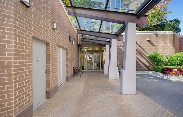 211 445 W 2nd Avenue False Creek