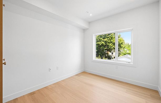 B 4258 Sophia Street Main