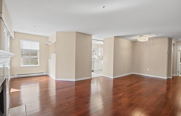 214 2105 W 42nd Avenue Kerrisdale