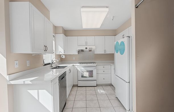 214 2105 W 42nd Avenue Kerrisdale