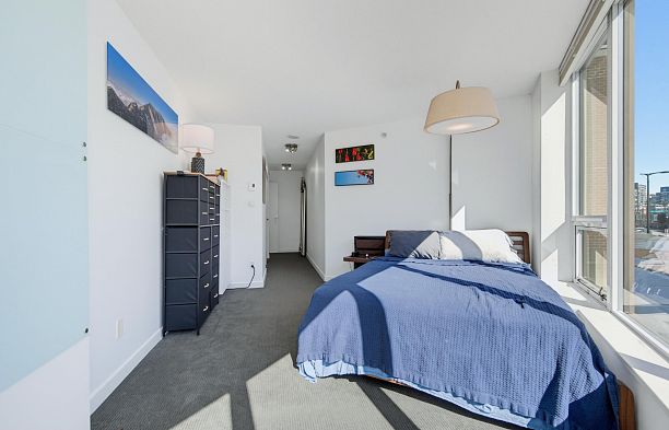 211 445 W 2nd Avenue False Creek