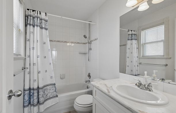 1160 W 57th Avenue South Granville