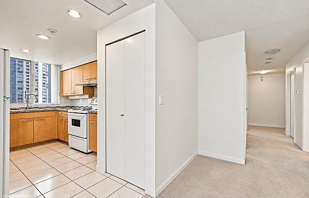 17D 139 Drake Street Yaletown