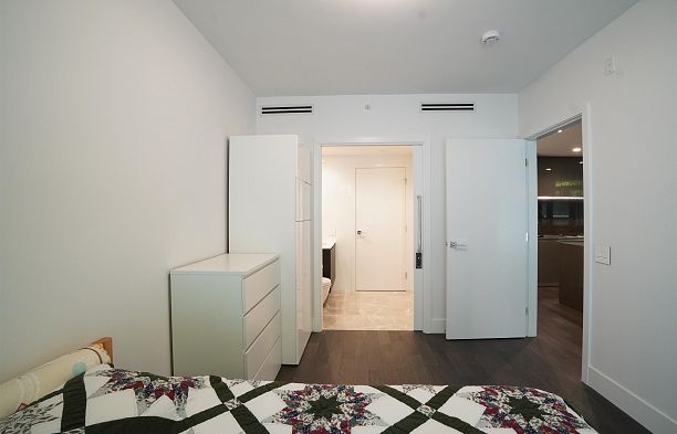 102 375 W 59th Avenue South Cambie