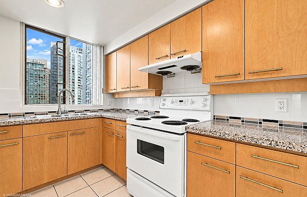 17D 139 Drake Street Yaletown