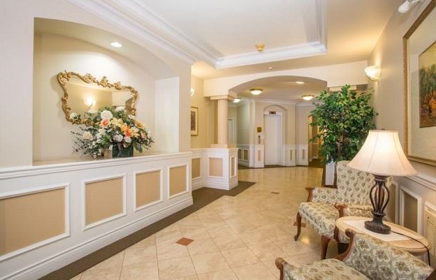 214 2105 W 42nd Avenue Kerrisdale