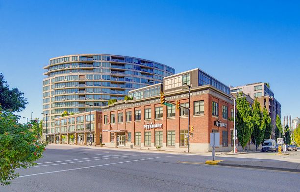 211 445 W 2nd Avenue False Creek