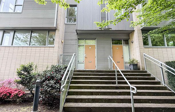 390 E 11th Avenue Mount Pleasant VE