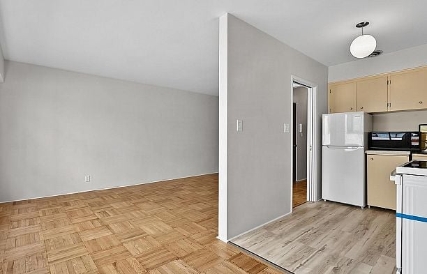 105 1879 Barclay Street West End VW