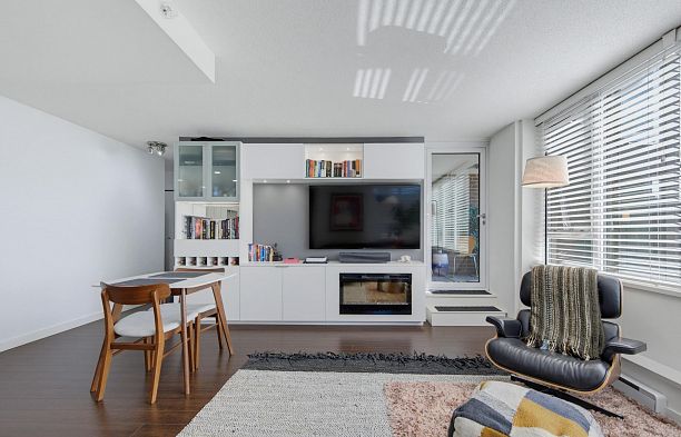 211 445 W 2nd Avenue False Creek