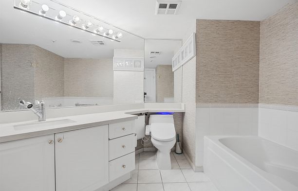 214 2105 W 42nd Avenue Kerrisdale